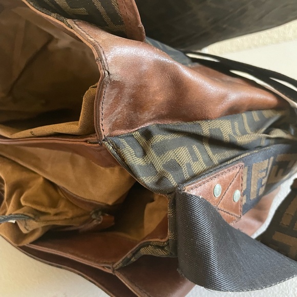 Fendi unisex messenger bag - Picture 12 of 13